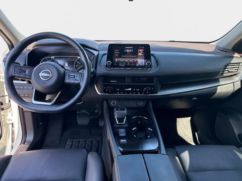 Used 2023 Nissan Rogue SV w/ SV Premium B Package FWD image 18