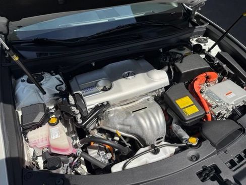 Used 2013 Lexus ES 300h w/ Luxury Pkg FWD image 48