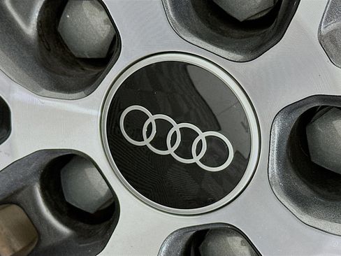 Used 2024 Audi Q5 e Premium Plus w/ Premium Plus Package image 37