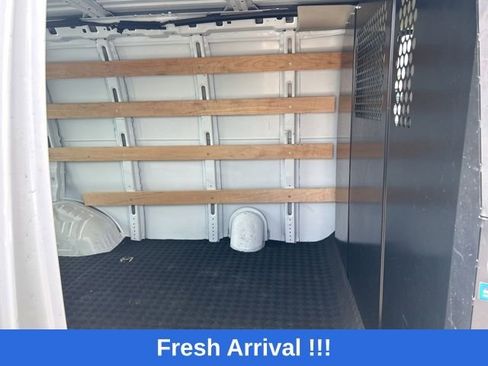 Used 2024 GMC Savana 2500 w/ Driver Convenience Package image 10