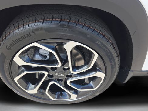 New 2026 Chevrolet Trax RS w/ Sunroof Package FWD image 30