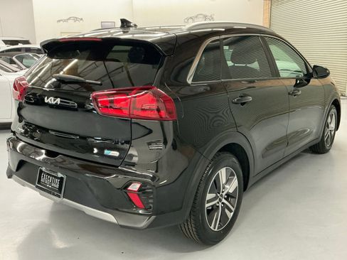 Used 2022 Kia Niro LXS w/ Digital Cluster Package image 5