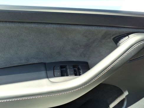 Used 2023 Tesla Model Y Performance AWD/4WD image 34