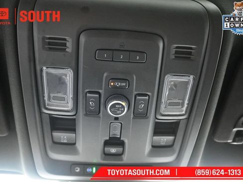Used 2024 GMC Yukon Denali AWD/4WD image 24