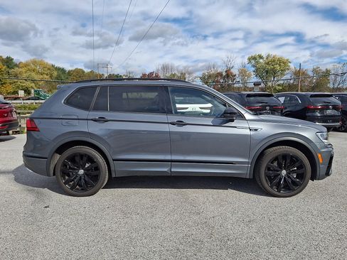 Used 2021 Volkswagen Tiguan SE R-Line image 8