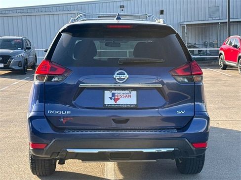Used 2017 Nissan Rogue SV image 8