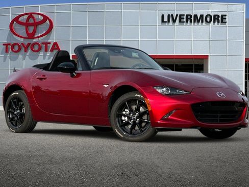 Used 2023 MAZDA MX-5 Miata Sport image 2