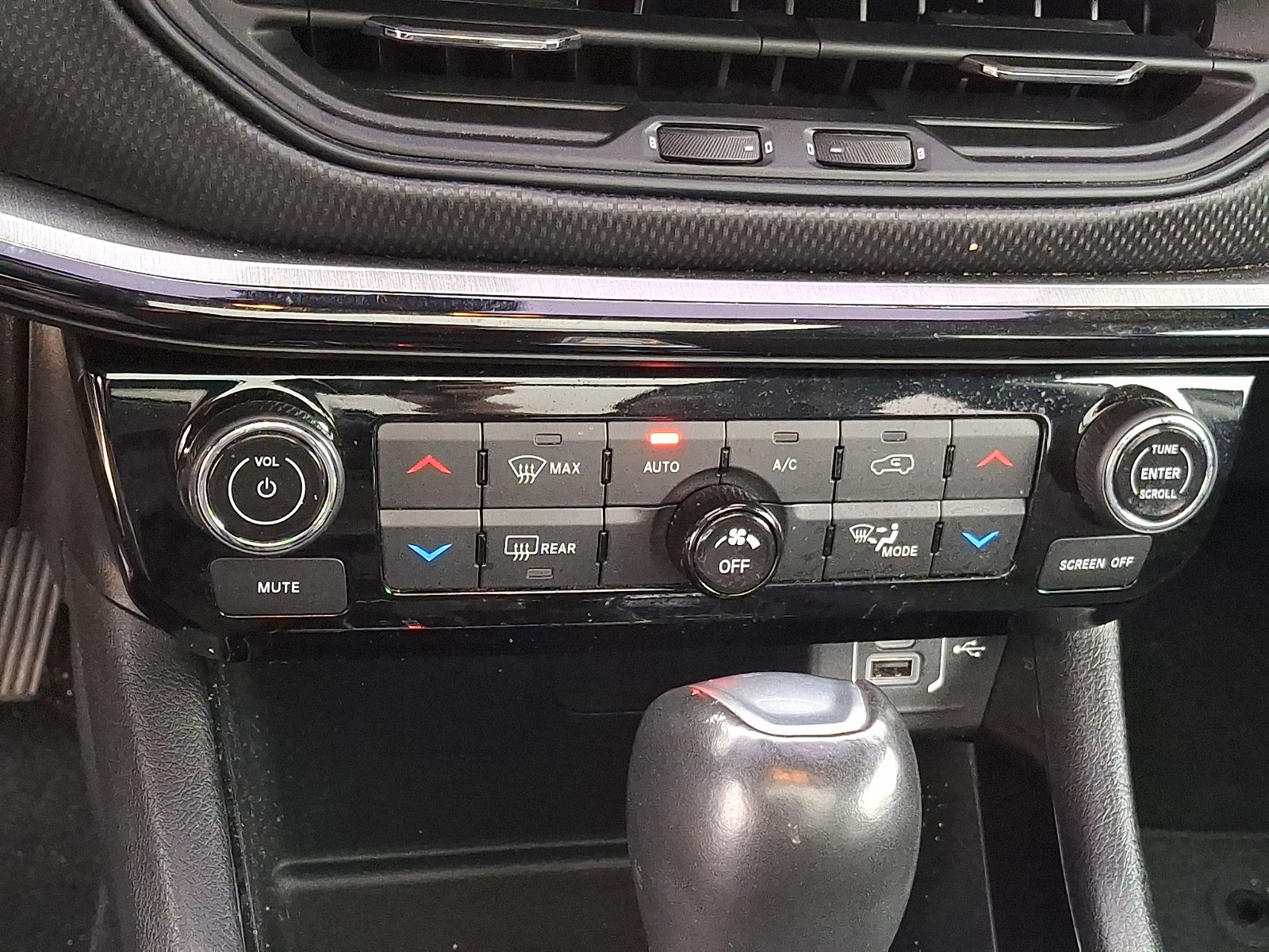 Used 2022 Jeep Compass Trailhawk w/ Sun and Sound Group AWD/4WD image 16