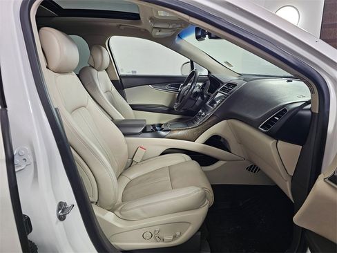 Used 2018 Lincoln MKX Reserve w/ Luxury Package image 10