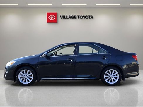 Used 2014 Toyota Camry XLE image 2