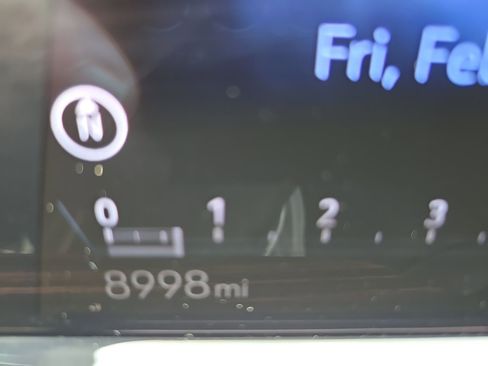 Used 2024 Cadillac Escalade ESV Premium Luxury image 13