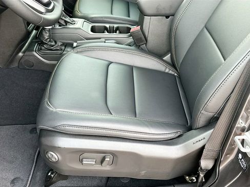 New 2026 Jeep Gladiator Sport image 13