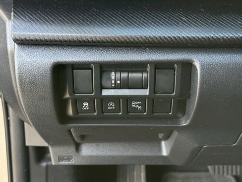 Used 2021 Subaru Crosstrek 2.0i Premium w/ Moonroof Package image 24