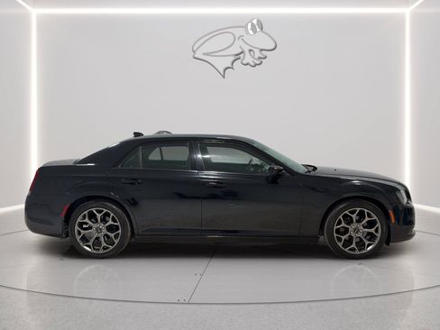 Used 2018 Chrysler 300 Touring w/ Sport Appearance Package RWD image 6