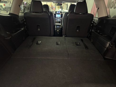 Used 2022 Subaru Ascent Limited image 23
