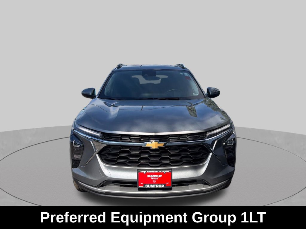 Used 2024 Chevrolet Trax LT w/ Sunroof Package FWD image 10