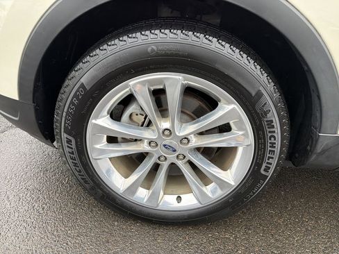 Used 2018 Ford Explorer XLT w/ Equipment Group 202A image 31