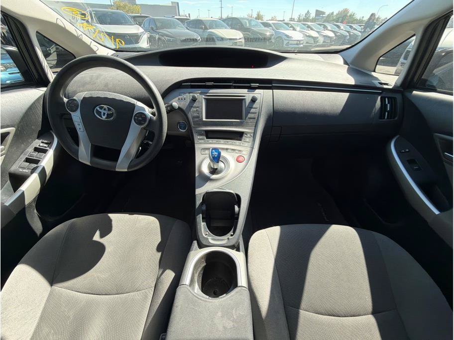 Used 2014 Toyota Prius Two FWD image 4