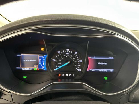 Used 2016 Ford Fusion Titanium FWD image 18