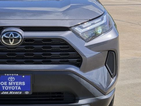 Used 2025 Toyota RAV4 XLE FWD image 4