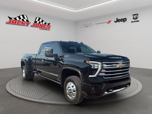 Used 2024 Chevrolet Silverado 3500 High Country w/ High Country Premium Package AWD/4WD image 12