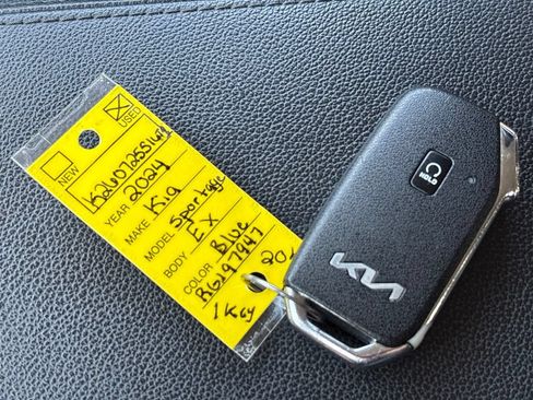 Used 2024 Kia Sportage EX FWD image 31