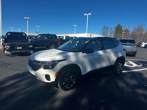 Used 2024 Kia Seltos S image 9