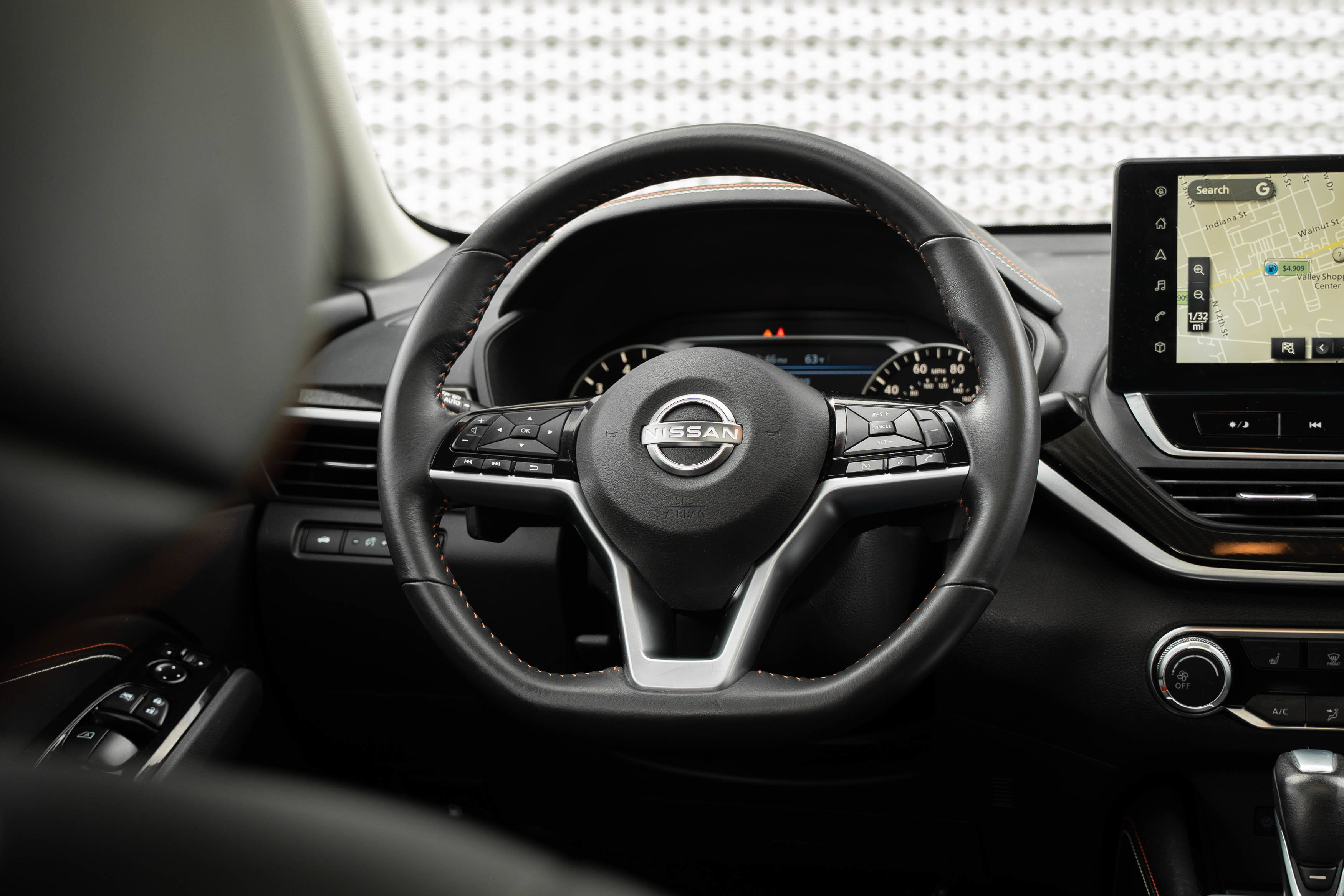 Used 2023 Nissan Altima 2.5 SR w/ SR Premium Package AWD/4WD image 9