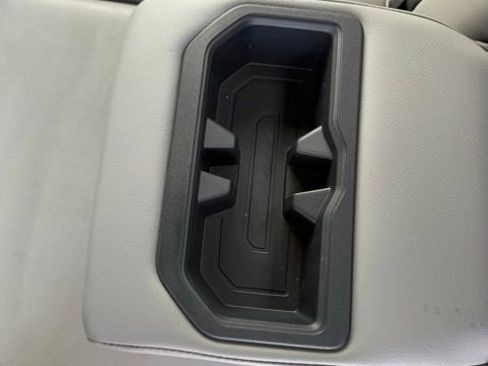 Used 2025 Toyota Tundra Limited AWD/4WD image 38