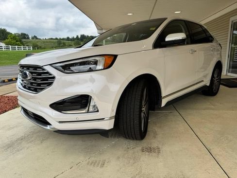 Used 2019 Ford Edge Titanium w/ Equipment Group 301A AWD/4WD image 7
