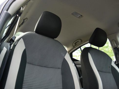 Used 2021 Nissan Versa SV FWD image 21