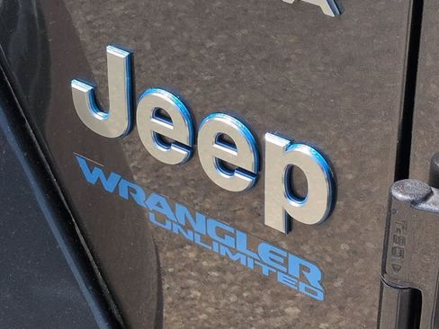 Certified 2022 Jeep Wrangler Unlimited Sahara AWD/4WD image 12