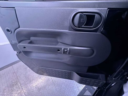 Used 2008 Jeep Wrangler Unlimited Sahara w/ Dual Top Group image 24