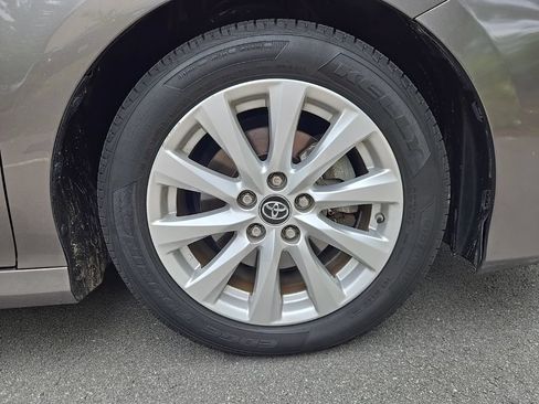 Used 2019 Toyota Camry LE FWD image 9
