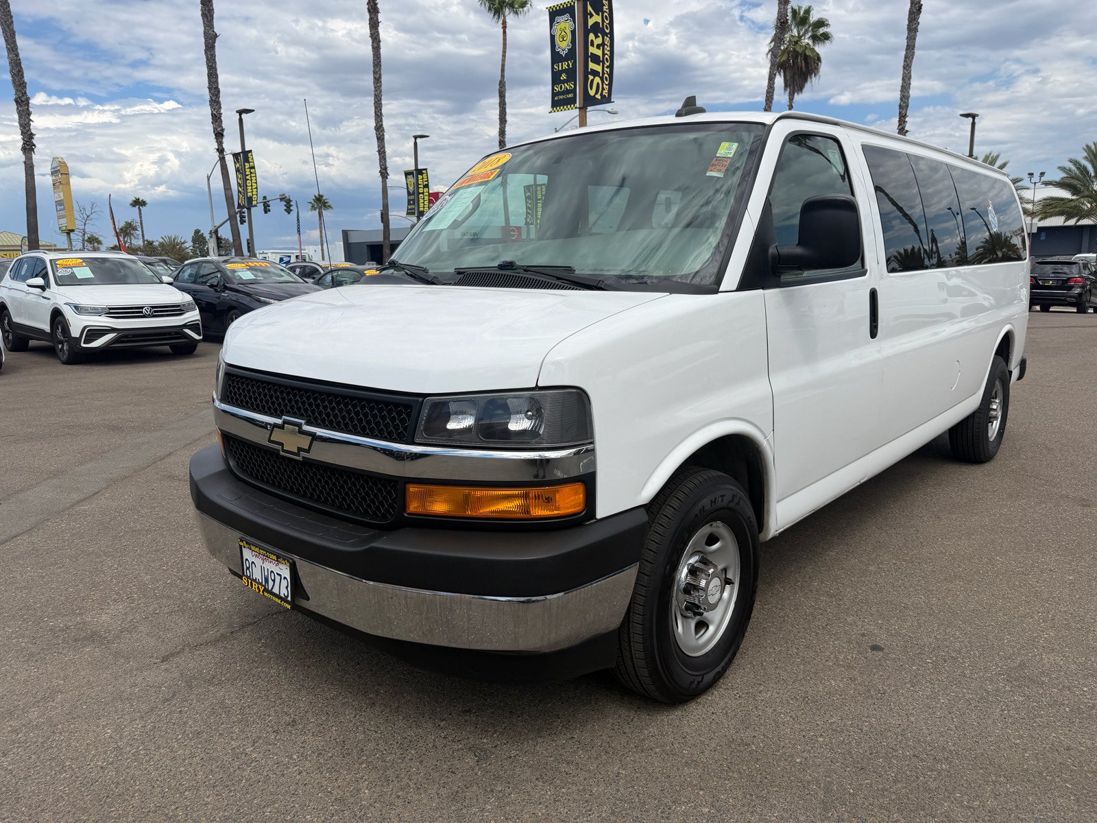 Used 2018 Chevrolet Express 3500 LT w/ LT Preferred Equipment Group RWD image 7