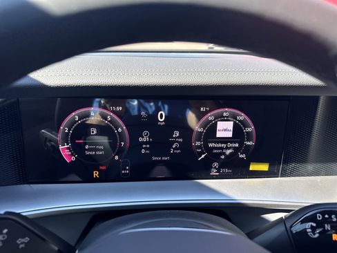 New 2026 Volkswagen Tiguan SE R-Line image 30