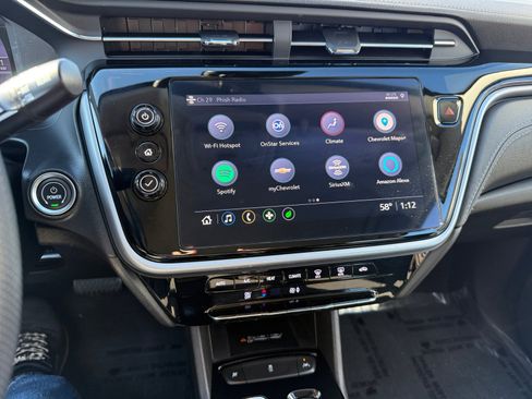 Used 2022 Chevrolet Bolt EUV LT image 12