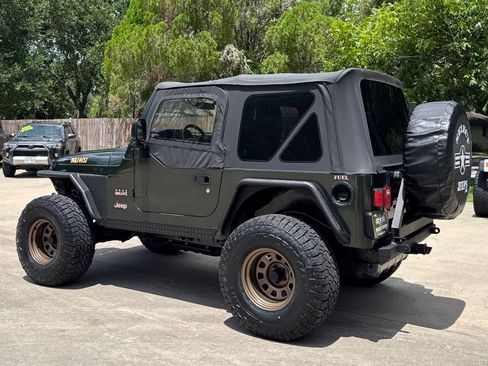 Used 2004 Jeep Wrangler X w/ Convenience Group AWD/4WD image 12