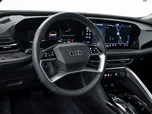 Used 2025 Audi Q5 Premium Plus AWD/4WD image 9