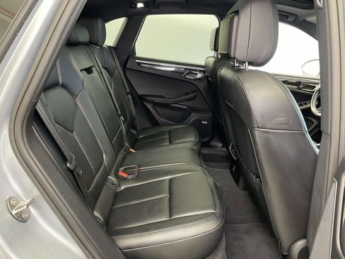 Used 2022 Porsche Macan image 22