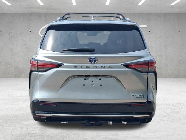 Used 2024 Toyota Sienna Platinum FWD image 19