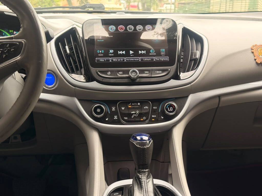 Used 2017 Chevrolet Volt LT w/ Comfort Package FWD image 15