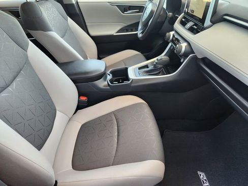 Used 2025 Toyota RAV4 XLE w/ Convenience Package image 10