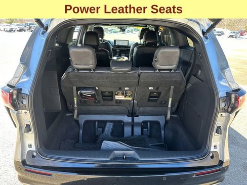 Used 2025 Toyota Sienna Platinum image 12