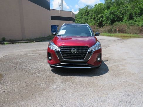 Used 2021 Nissan Kicks SV image 7
