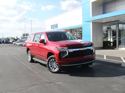 New 2026 Chevrolet Suburban LS image 2