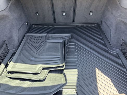 Used 2022 BMW i4 eDrive40 w/ M Sport Package image 35