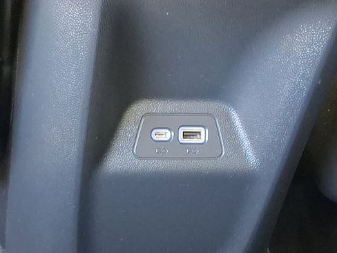 Used 2023 Buick Envision Preferred image 11