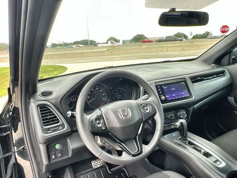 Certified 2021 Honda HR-V Sport image 15