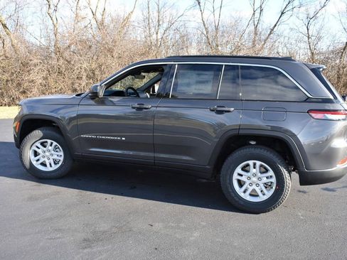 New 2025 Jeep Grand Cherokee Laredo w/ Luxury Tech Group I image 7